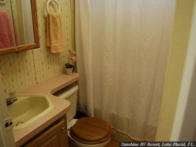 Lot_214_Bath