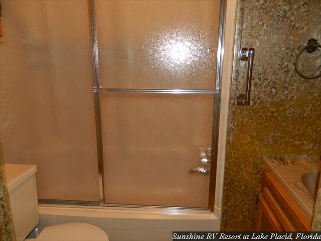 Lot_218_Bath